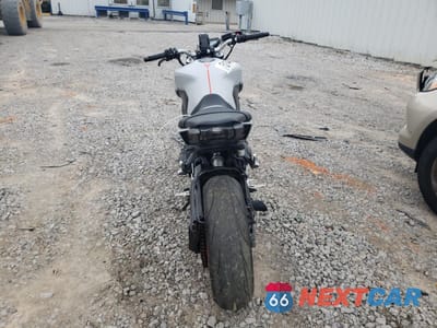 Czwarte zdjęcie samochodu z boku: 2019 YAMAHA MT09 VIN:JYARN53E2KA005111 - miniatura