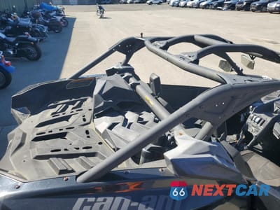 Zdjęcie 6 z 11 samochodu: 2018 CAN-AM MAVERICK X3 X DS TURBO R VIN:3JBVDAW49JK001848 - miniatura