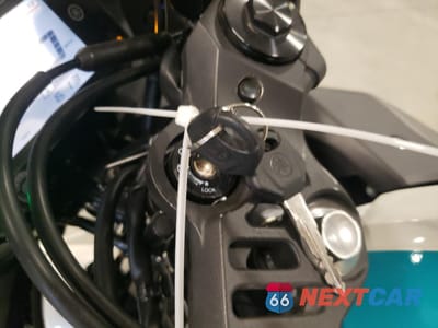 Zdjęcie 8 z 10 samochodu: 2024 YAMAHA YZFR3 A VIN:MH3RH18Y3RK013893 - miniatura