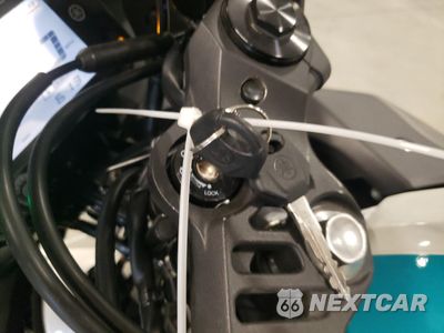 Zdjęcie 8 z 10 samochodu: 2024 YAMAHA YZFR3 A VIN:MH3RH18Y3RK013893 - miniatura