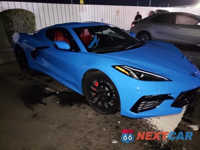 Czwarte zdjęcie samochodu z boku: 2025 CHEVROLET CORVETTE STINGRAY 1LT VIN:1G1YA2D44S5100982 - miniatura