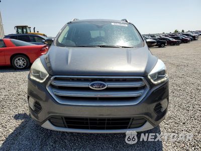Piąte zdjęcie samochodu w środku: 2017 FORD ESCAPE TITANIUM VIN:1FMCU0JD8HUD51726 - miniatura
