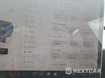 Zdjęcie 9 z 15 samochodu: 2024 TESLA MODEL Y VIN:7SAYGDEE0RA220750 - miniatura