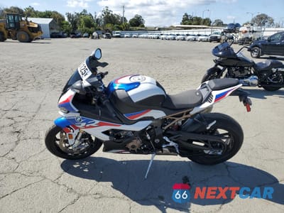 Trzecie zdjęcie samochodu z tyłu: 2021 BMW S 1000 RR VIN:WB10E2305M6E51808 - miniatura
