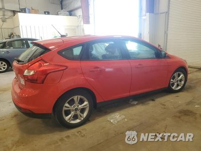 Trzecie zdjęcie samochodu z tyłu: 2014 FORD FOCUS SE VIN:1FADP3K23EL107908 - miniatura