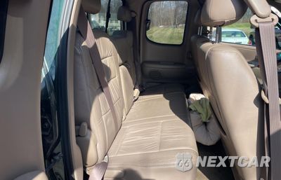 Piąte zdjęcie samochodu w środku: 2001 TOYOTA TUNDRA ACCESS CAB LIMITED VIN:5TBBT48121S163633 - miniatura