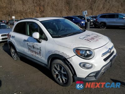 Czwarte zdjęcie samochodu z boku: 2017 FIAT 500X TREKKING VIN:ZFBCFYCB2HP608762 - miniatura