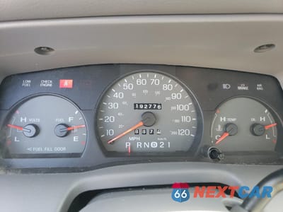 Zdjęcie 9 z 14 samochodu: 2000 MERCURY GRAND MARQUIS GS VIN:2MEFM74W1YX649694 - miniatura