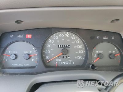 Zdjęcie 9 z 14 samochodu: 2000 MERCURY GRAND MARQUIS GS VIN:2MEFM74W1YX649694 - miniatura