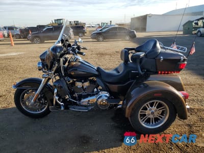 Trzecie zdjęcie samochodu z tyłu: 2013 HARLEY-DAVIDSON FLHTCUTG TRI GLIDE ULTRA CLASSIC VIN:1HD1MAM26DB851092 - miniatura