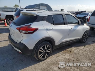 Trzecie zdjęcie samochodu z tyłu: 2020 NISSAN KICKS SR VIN:3N1CP5DV4LL534382 - miniatura