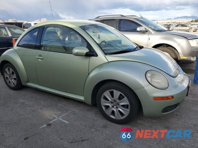 Czwarte zdjęcie samochodu z boku: 2008 VOLKSWAGEN NEW BEETLE S VIN:3VWPG31C08M524341 - miniatura