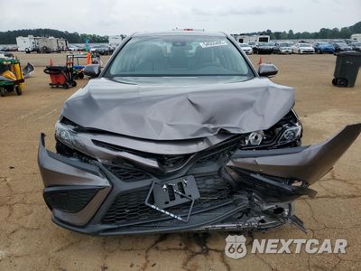 Piąte zdjęcie samochodu w środku: 2024 TOYOTA CAMRY SE NIGHT SHADE VIN:4T1G11AK0RU885402 - miniatura