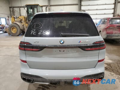 Zdjęcie 6 z 12 samochodu: 2024 BMW X7 M60I VIN:5UX33EM0XR9546475 - miniatura