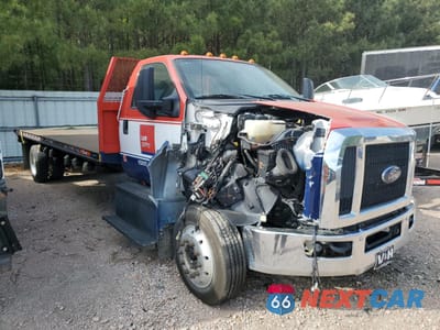Czwarte zdjęcie samochodu z boku: 2021 FORD F650 SUPER DUTY VIN:1FDWF6EC6MDF08790 - miniatura