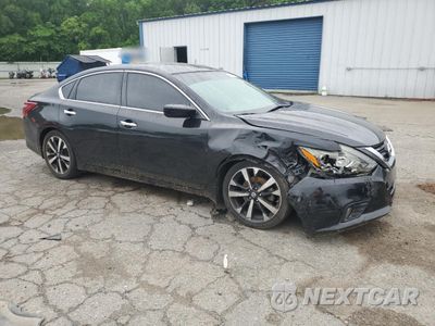 Czwarte zdjęcie samochodu z boku: 2018 NISSAN ALTIMA 2.5 VIN:1N4AL3AP9JC103447 - miniatura
