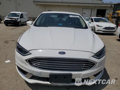 Piąte zdjęcie samochodu w środku: 2018 FORD FUSION SE HYBRID VIN:3FA6P0LU9JR118690 - miniatura