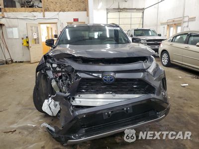 Piąte zdjęcie samochodu w środku: 2024 TOYOTA RAV4 XSE VIN:2T3E6RFV0RW067010 - miniatura