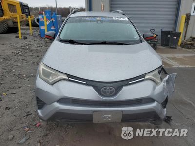 Piąte zdjęcie samochodu w środku: 2018 TOYOTA RAV4 LE VIN:JTMZFREV8JJ182539 - miniatura