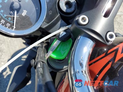 Zdjęcie 8 z 9 samochodu: 2018 KAWASAKI ZR900 R VIN:JKAZR2C12JA008975 - miniatura
