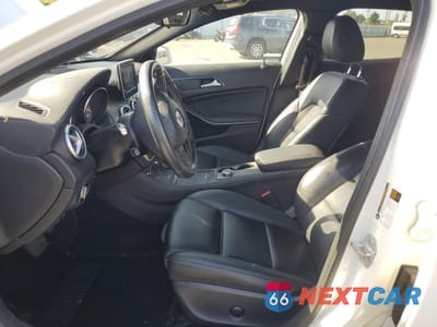 Zdjęcie 7 z 14 samochodu: 2016 MERCEDES-BENZ GLA 250 VIN:WDCTG4EB0GJ208338 - miniatura