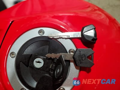 Zdjęcie 8 z 10 samochodu: 2012 KAWASAKI EX650 EC VIN:JKAEXEE16CDA00661 - miniatura