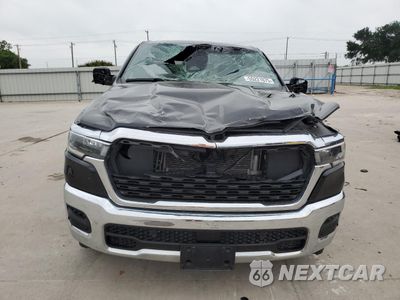 Piąte zdjęcie samochodu w środku: 2025 RAM 1500 TRADESMAN VIN:1C6RREGG5SN570179 - miniatura