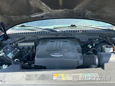 Zdjęcie 7 z 11 samochodu: 2004 FORD EXPEDITION XLT VIN:1FMRU15W74LA41840 - miniatura