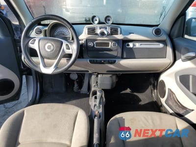Zdjęcie 8 z 14 samochodu: 2013 SMART FORTWO PURE VIN:WMEEJ3BA8DK614526 - miniatura