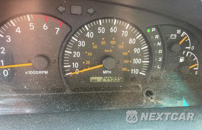 Zdjęcie 8 z 11 samochodu: 2001 TOYOTA TUNDRA ACCESS CAB LIMITED VIN:5TBBT48121S163633 - miniatura
