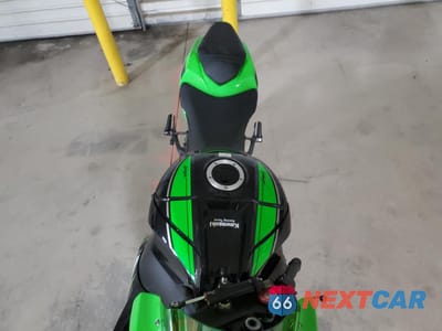 Piąte zdjęcie samochodu w środku: 2016 KAWASAKI ZX1000 S VIN:JKAZXCS16GA003140 - miniatura