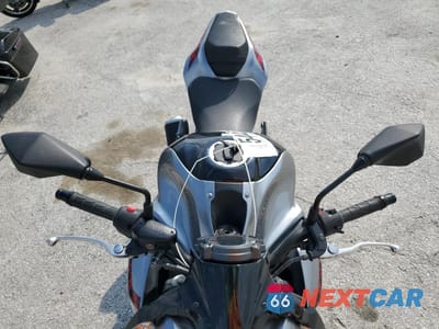 Piąte zdjęcie samochodu w środku: 2019 KAWASAKI ZR900 VIN:JKAZR2A10KA003391 - miniatura