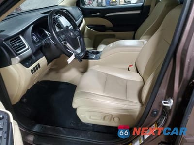Zdjęcie 7 z 14 samochodu: 2019 TOYOTA HIGHLANDER XLE VIN:5TDJZRFH5KS921187 - miniatura