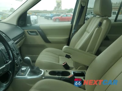 Zdjęcie 8 z 14 samochodu: 2011 LAND ROVER LR2 HSE VIN:SALFR2BNXBH263372 - miniatura