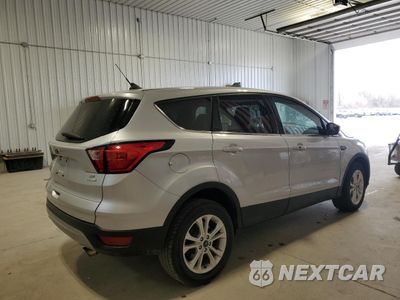 Trzecie zdjęcie samochodu z tyłu: 2019 FORD ESCAPE SE VIN:1FMCU0GD2KUB59667 - miniatura