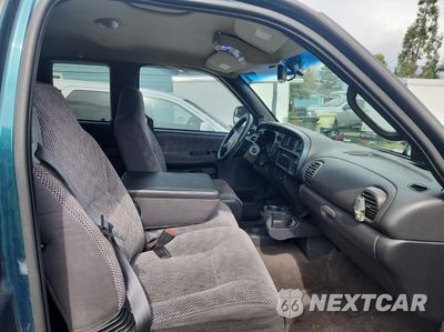 Piąte zdjęcie samochodu w środku: 1998 DODGE RAM 1500 VIN:3B7HF12ZXWM279398 - miniatura