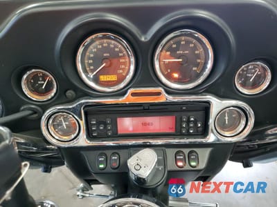 Zdjęcie 7 z 10 samochodu: 2011 HARLEY-DAVIDSON FLHTCUTG VIN:1HD1MAM11BB855250 - miniatura