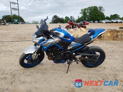Trzecie zdjęcie samochodu z tyłu: 2020 KAWASAKI ZR900 F VIN:ML5ZRDF1XLDA39483 - miniatura