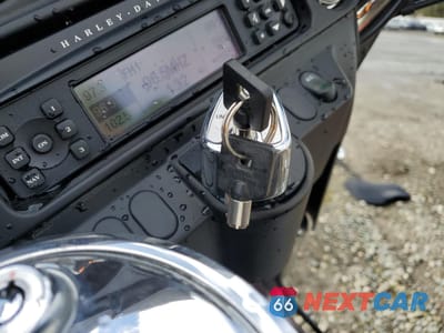 Zdjęcie 8 z 9 samochodu: 2007 HARLEY-DAVIDSON FLHX VIN:1HD1KB4137Y677244 - miniatura