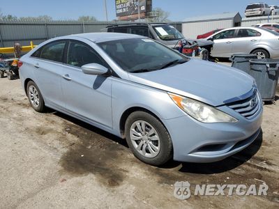 Czwarte zdjęcie samochodu z boku: 2013 HYUNDAI SONATA GLS VIN:5NPEB4AC4DH571029 - miniatura