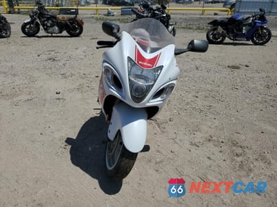 Drugie zdjęcie samochodu z przodu: 2018 SUZUKI GSX1300 RA VIN:JS1GX72B8J2100090 - miniatura