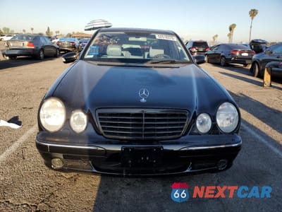 Piąte zdjęcie samochodu w środku: 2001 MERCEDES-BENZ E 55 AMG VIN:WDBJF74JX1B363991 - miniatura