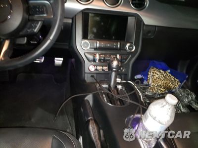 Zdjęcie 8 z 12 samochodu: 2018 FORD MUSTANG VIN:1FA6P8TH0J5159939 - miniatura
