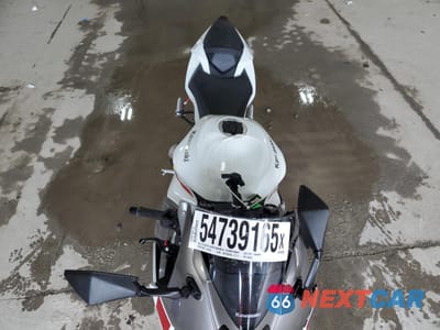 Piąte zdjęcie samochodu w środku: 2024 KAWASAKI ZX636 K VIN:JKBZXJK19RA003636 - miniatura