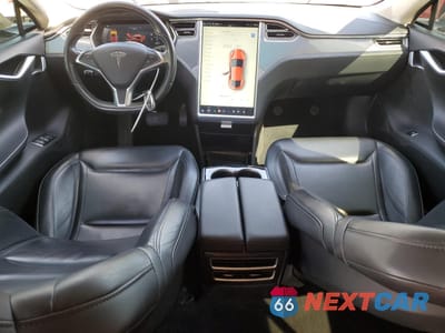 Zdjęcie 8 z 12 samochodu: 2015 TESLA MODEL S 70D VIN:5YJSA1S28FF099459 - miniatura