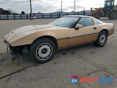 1985 CHEVROLET CORVETTE 1G1YY0781F5128808 - główne zdjęcie licytacji z USA - miniatura