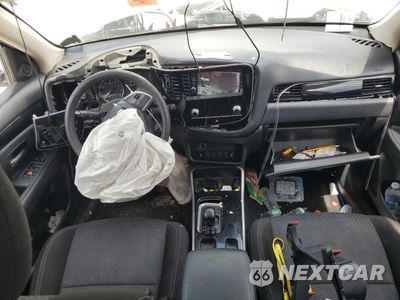 Zdjęcie 8 z 15 samochodu: 2020 MITSUBISHI OUTLANDER ES VIN:JA4AD2A30LZ011801 - miniatura