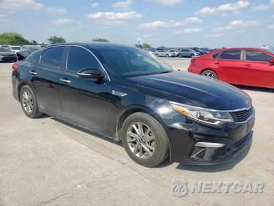 Czwarte zdjęcie samochodu z boku: 2019 KIA OPTIMA LX VIN:5XXGT4L3XKG323380 - miniatura
