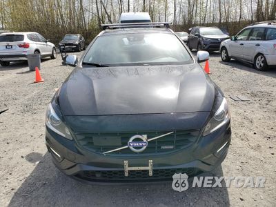 Piąte zdjęcie samochodu w środku: 2015 VOLVO V60 R DESIGN VIN:YV1902SH9F1190853 - miniatura