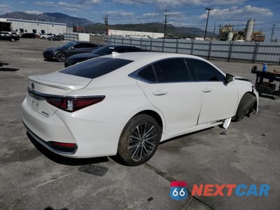 Trzecie zdjęcie samochodu z tyłu: 2022 LEXUS ES 300H BASE VIN:58ADA1C15NU015882 - miniatura